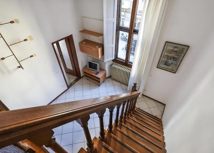 Santa Maria Novella Bright And Modern Apartment